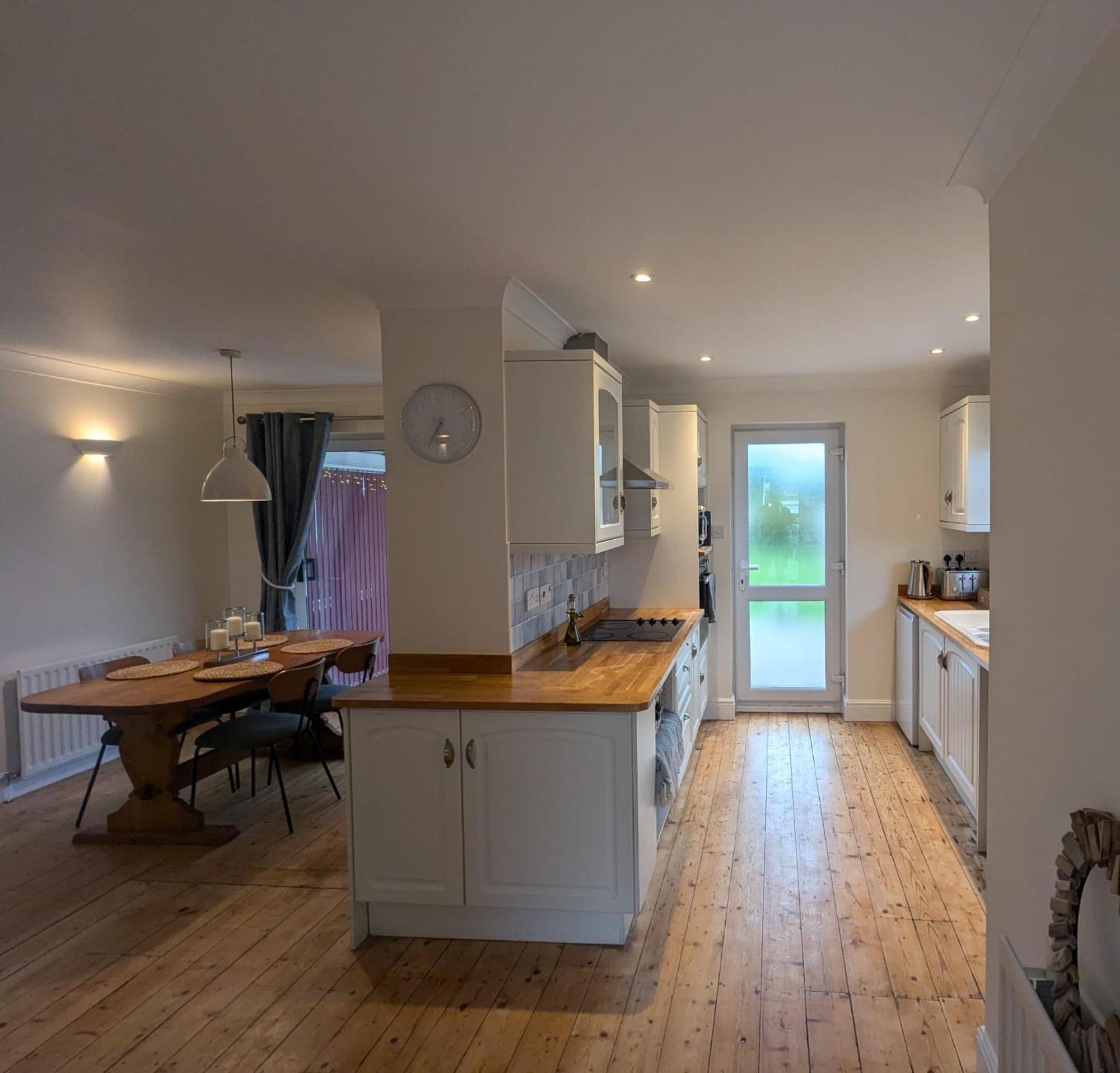 5 Edgebury Apartment Puriton Luaran gambar