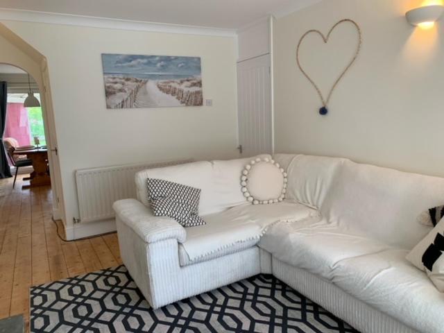 5 Edgebury Apartment Puriton Luaran gambar