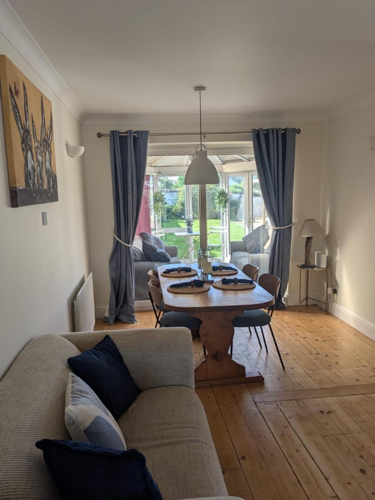 5 Edgebury Apartment Puriton Luaran gambar