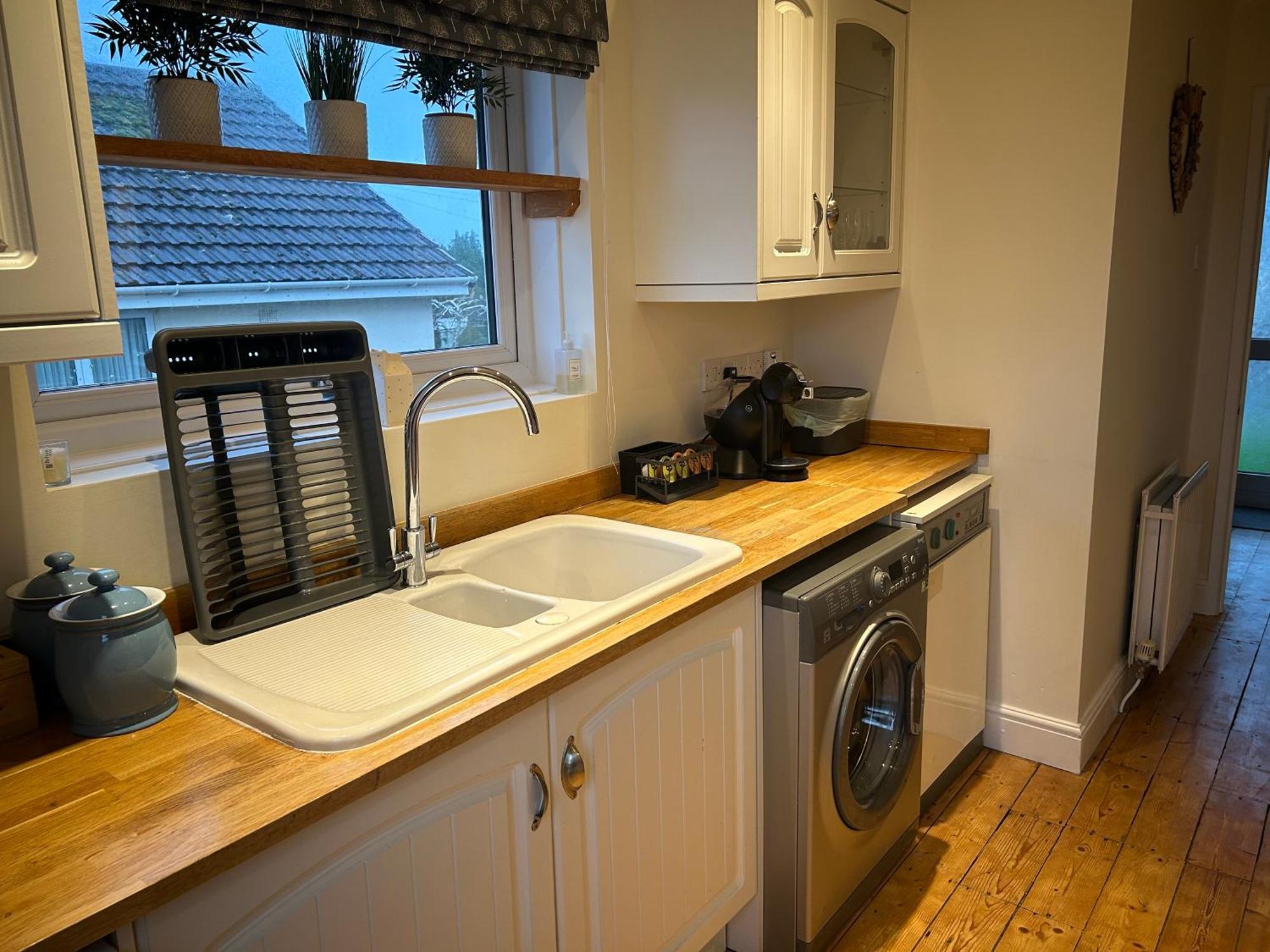 5 Edgebury Apartment Puriton Luaran gambar