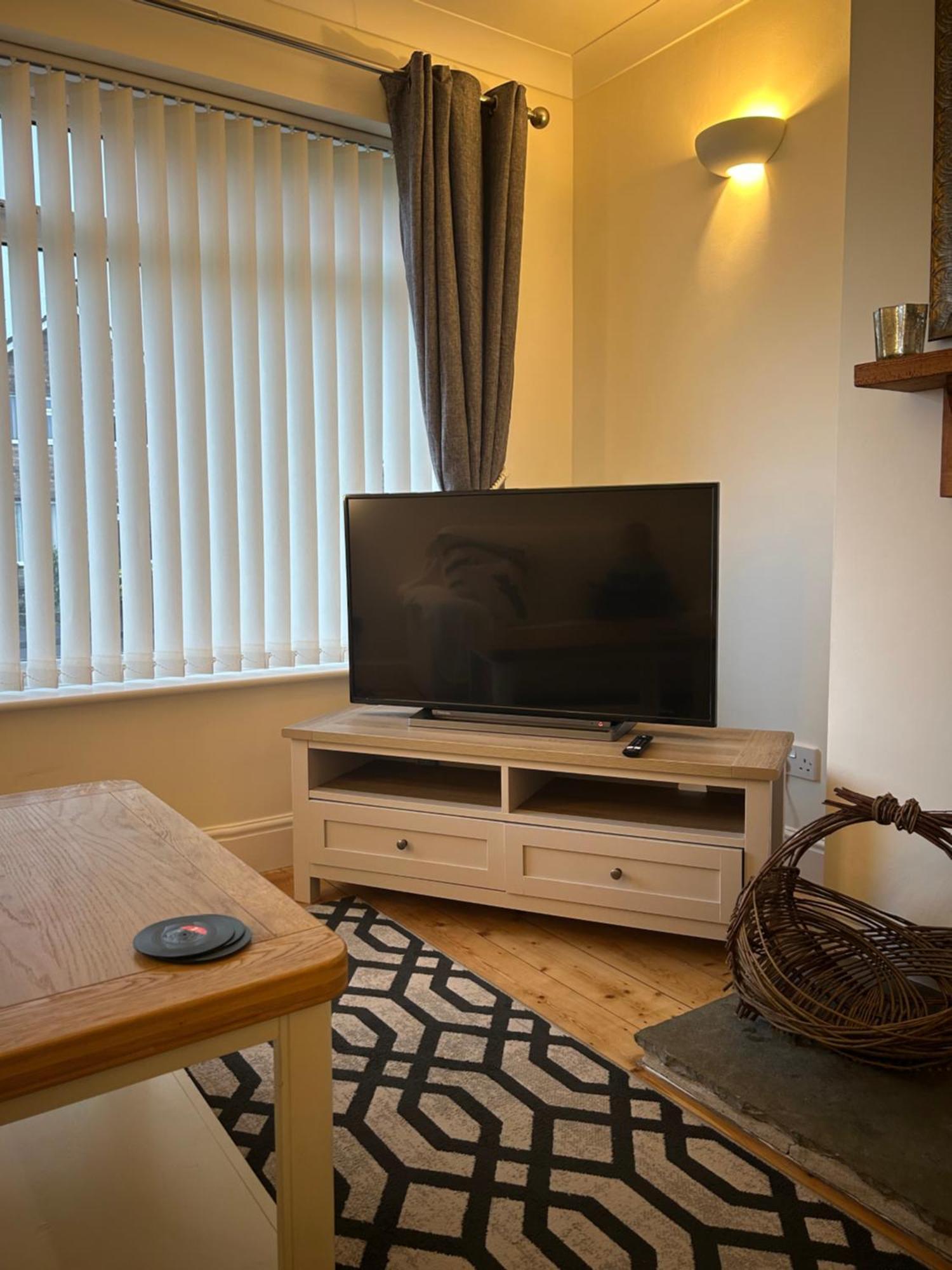 5 Edgebury Apartment Puriton Luaran gambar